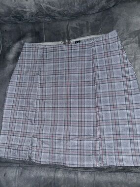 Windsor Gray Plaid Mini Skirt with Red Accent